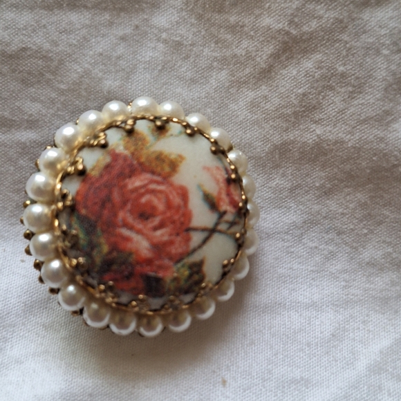 Vintage Rose & Seed Pearl ClipOn Button Earrings 1" Across Gold Tone Back - Picture 3 of 9